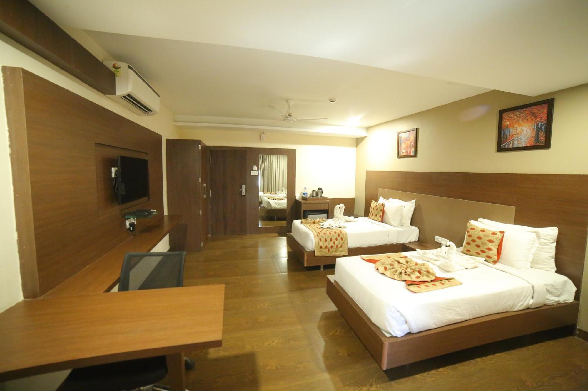 Monk'S Nirvanaa Hotel & Resort Indore Exterior photo